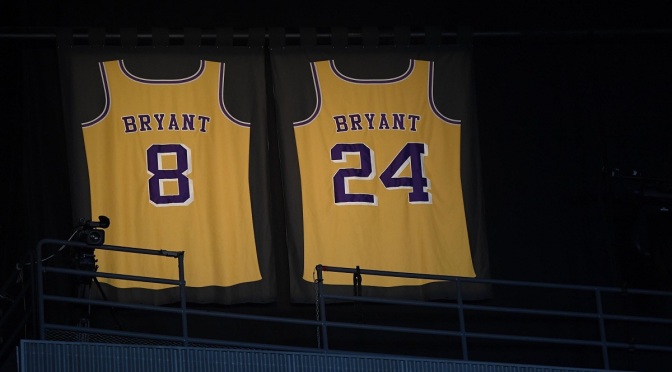 Vários jogadores estão aposentando informalmente os números de Kobe
