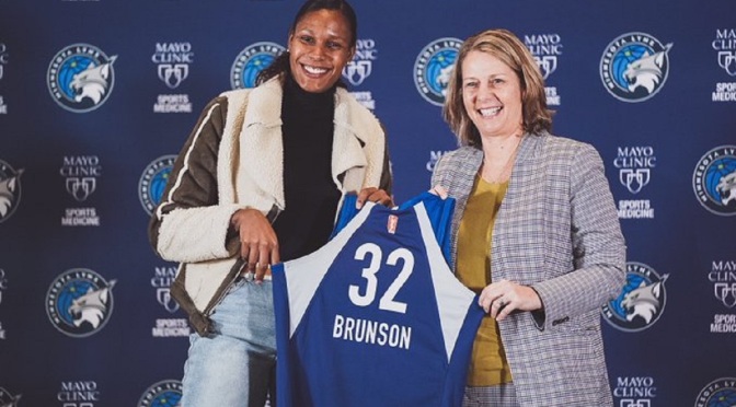 Rebekkah Brunson se aposenta da WNBA
