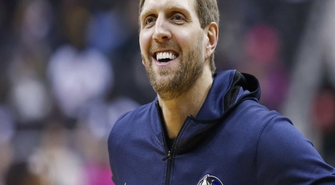 Dirk parabenizou aos Mavs pelos playoffs